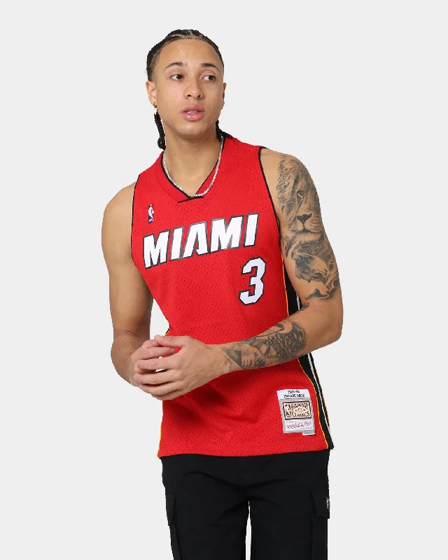Mitchell & Ness Miami Heat Dwyane Wade #3 '05-'06 Road Jersey Red Animal Print Jersey Tee Mitchell & Ness Miami Heat Dwyane Wade #3 '05-'06 Road Jersey Red Animal Print Jersey Tee