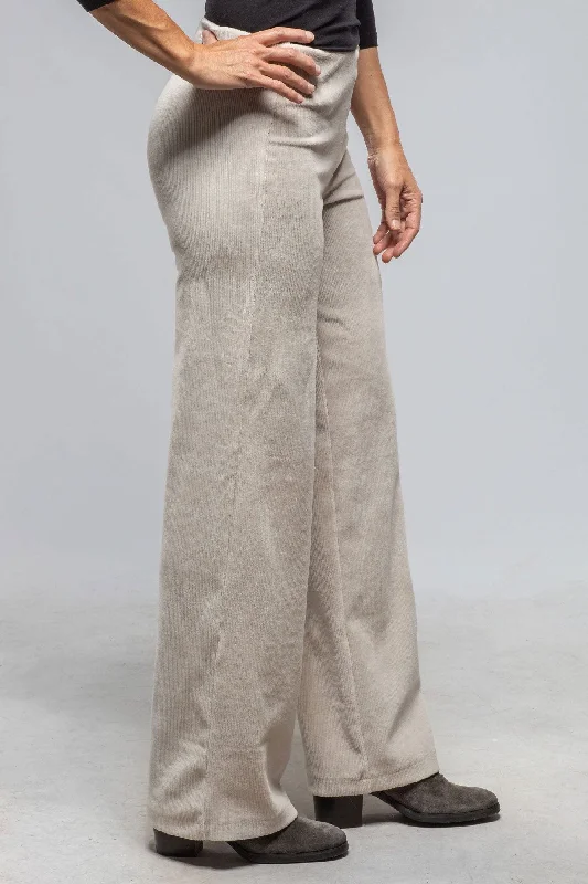 MAC Anna Wide Cosy Corduroy Jersey Pant In White Sand Silk Jersey Blouse