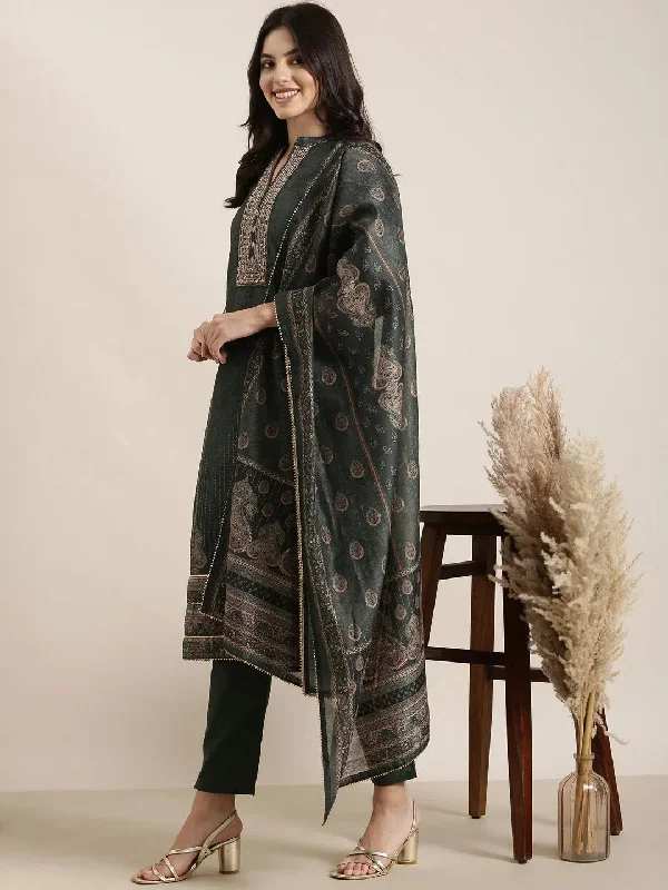 Women Straight Green Paisley Kurta and Trousers Set Comes With Dupatta-TF-DG-219-Green Trousers Floral Bohemian Women Straight Green Paisley Kurta and Trousers Set Comes With Dupatta-TF-DG-219-Green Trousers Floral Bohemian